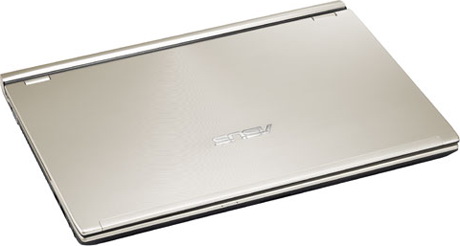 ноутбук ASUS U46SV с закрытой крышкой