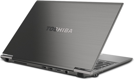 Toshiba Satellite Z930 – вид сзади