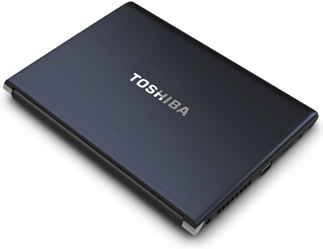 Toshiba Portege R935 – логотип на крышке