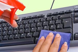 Как правильно чистить клавиатуру